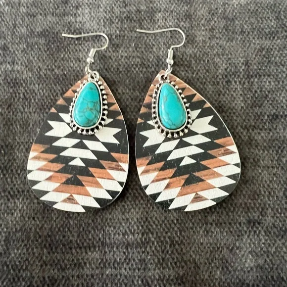 Aztec Pattern Wooden Earrings with Vintage Silver Faux Turquoise Stone NEW - Picture 1 of 4